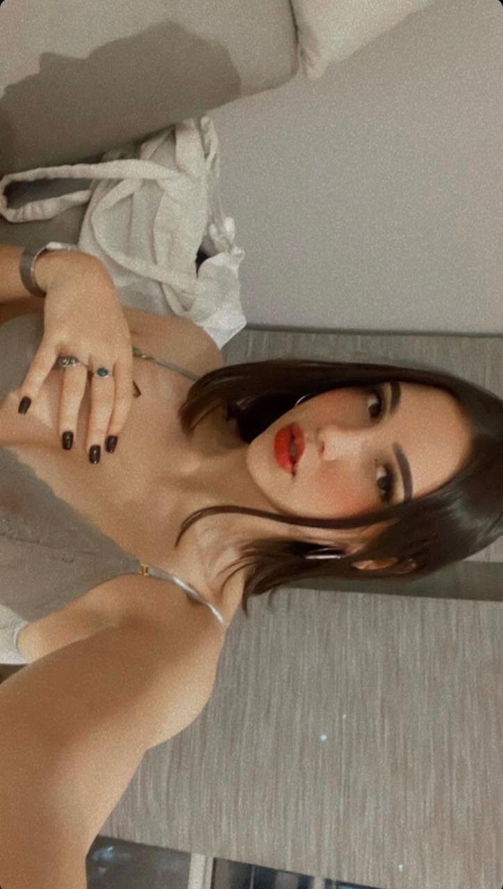 XXX Porn Photo of Nude samanthasquirt18_ 5