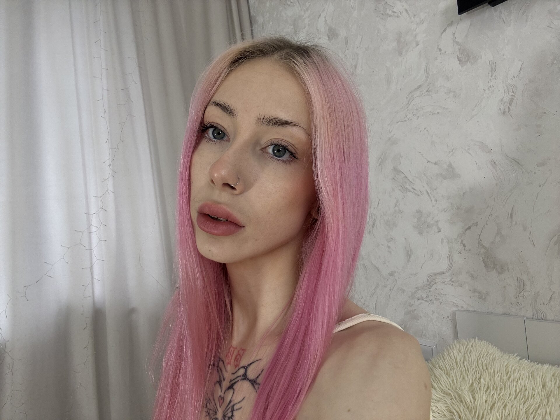 XXX Porn Photo of Nude FlirtyIvyy 2