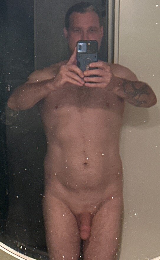 XXX Porn Photo of Nude LeeDank 6