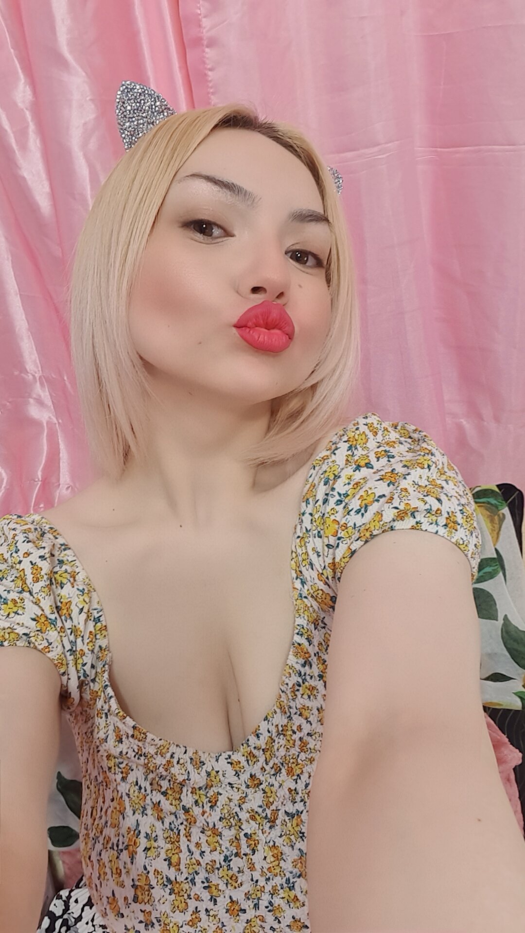 XXX Porn Photo of Nude Catlady333 11