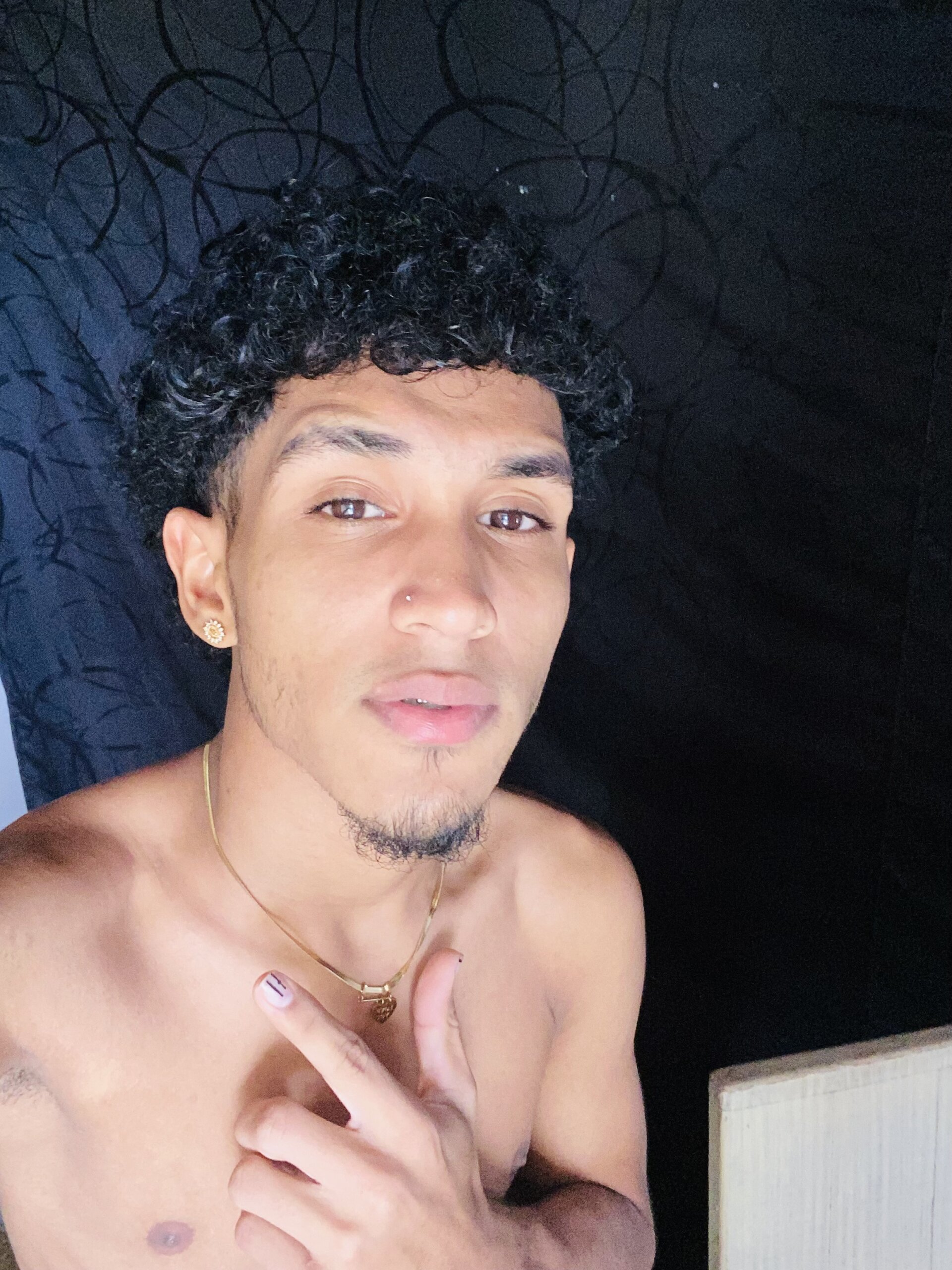 XXX Porn Photo of Nude luis_sex_boy 2