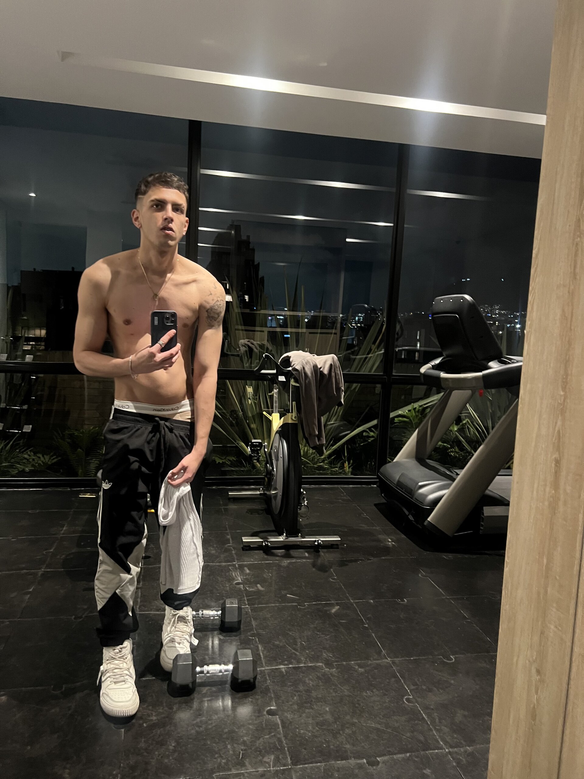 XXX Porn Photo of Nude Medellin_Boy 2