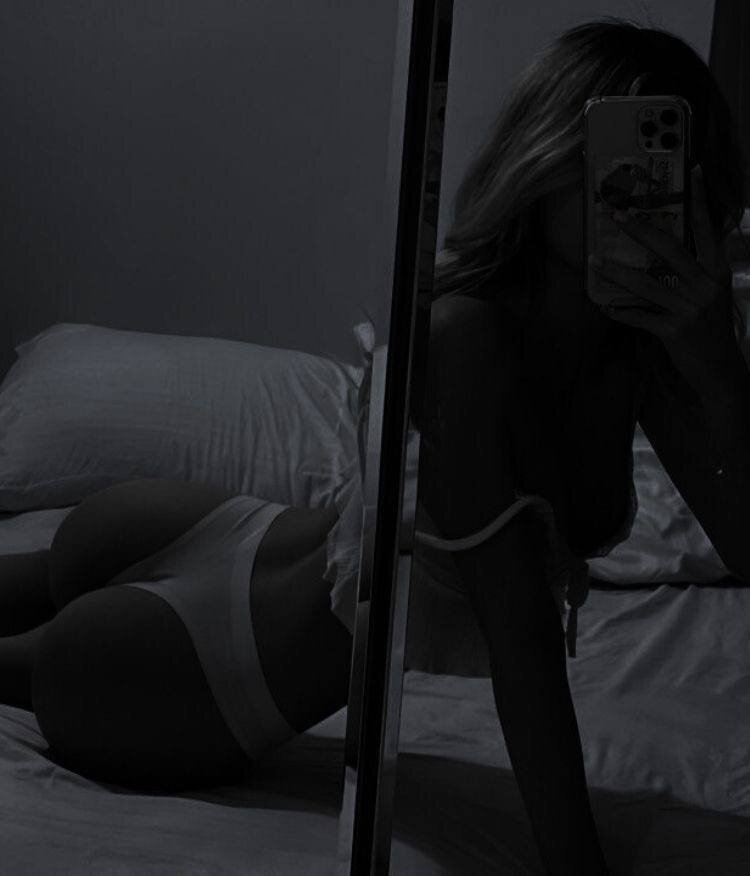 XXX Porn Photo of Nude DesireKira 2