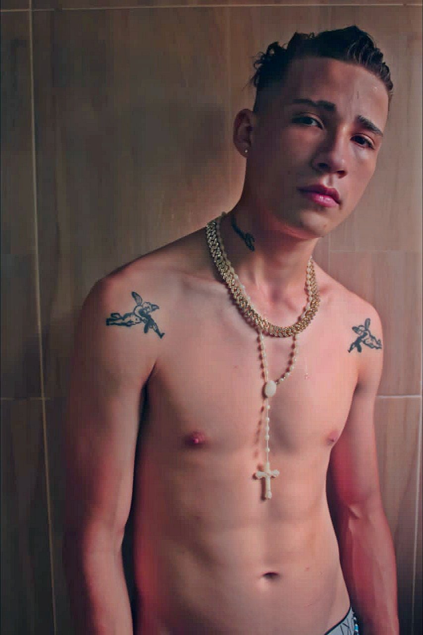 XXX Porn Photo of Nude Hellll_boy 1