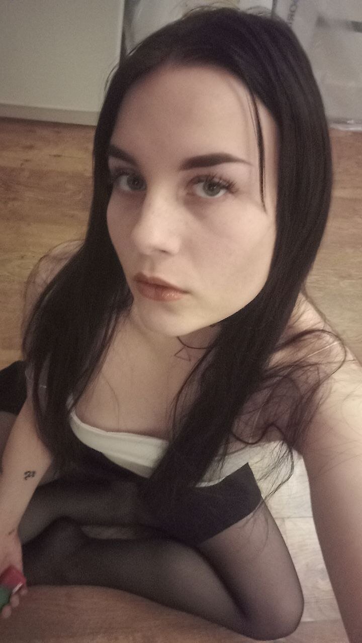 XXX Porn Photo of Nude Ambergoeshard 4