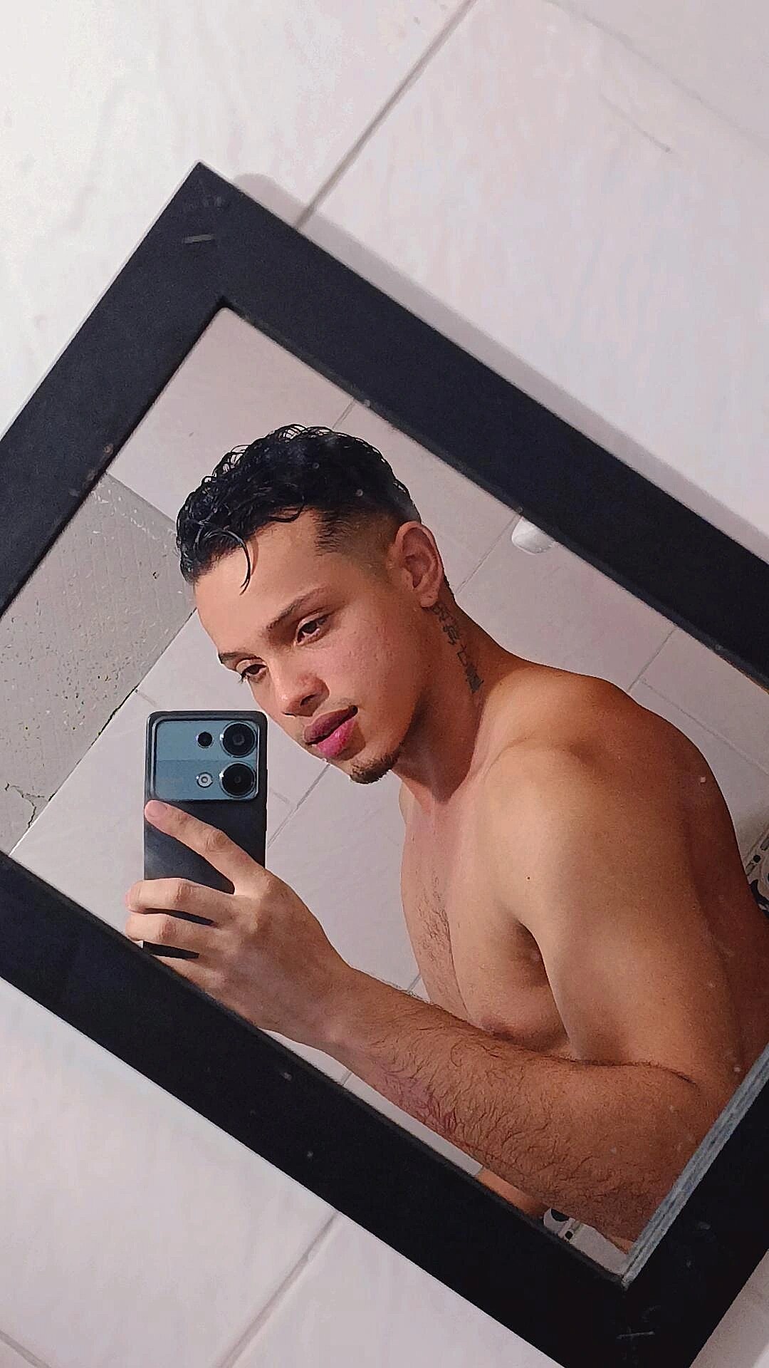 XXX Porn Photo of Nude Gael_zambrano 3