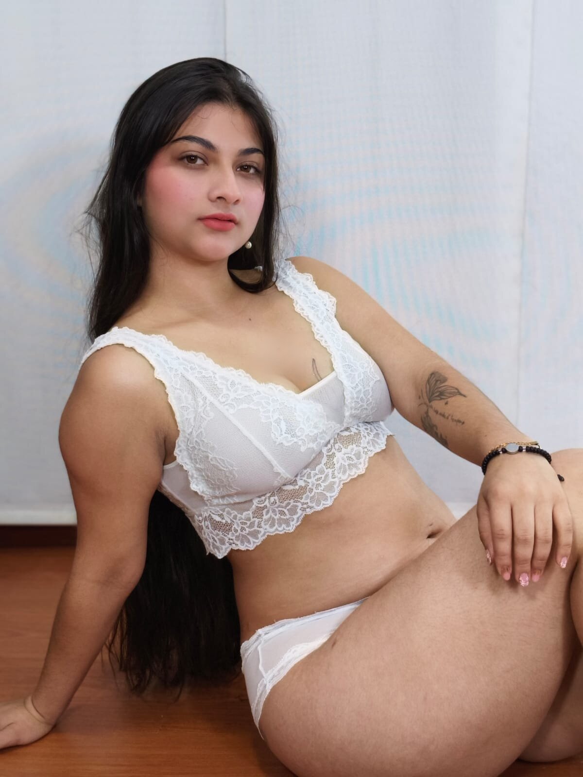 XXX Porn Photo of Nude Emilie_Rouse 18