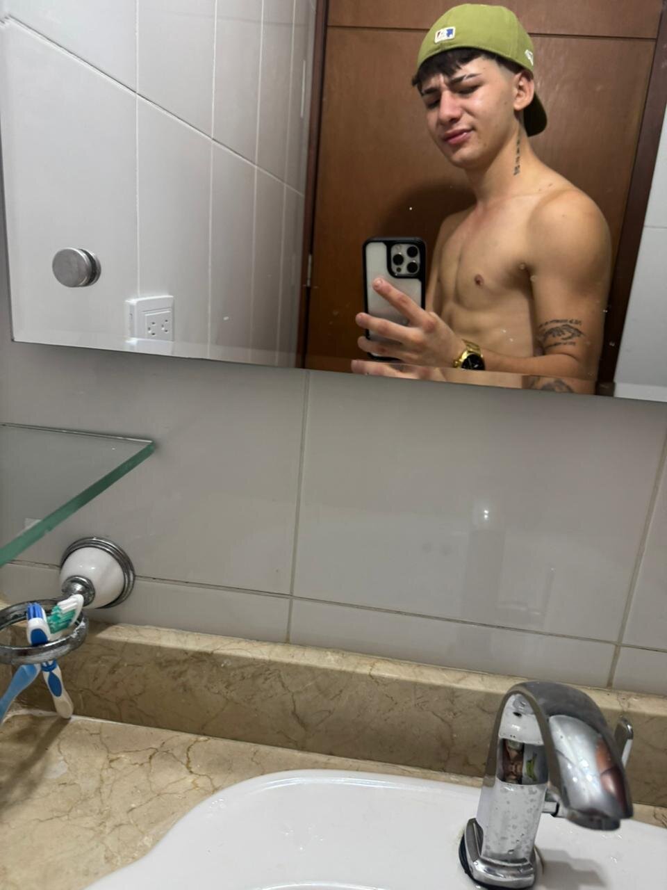 XXX Porn Photo of Nude Angel_boyx 1
