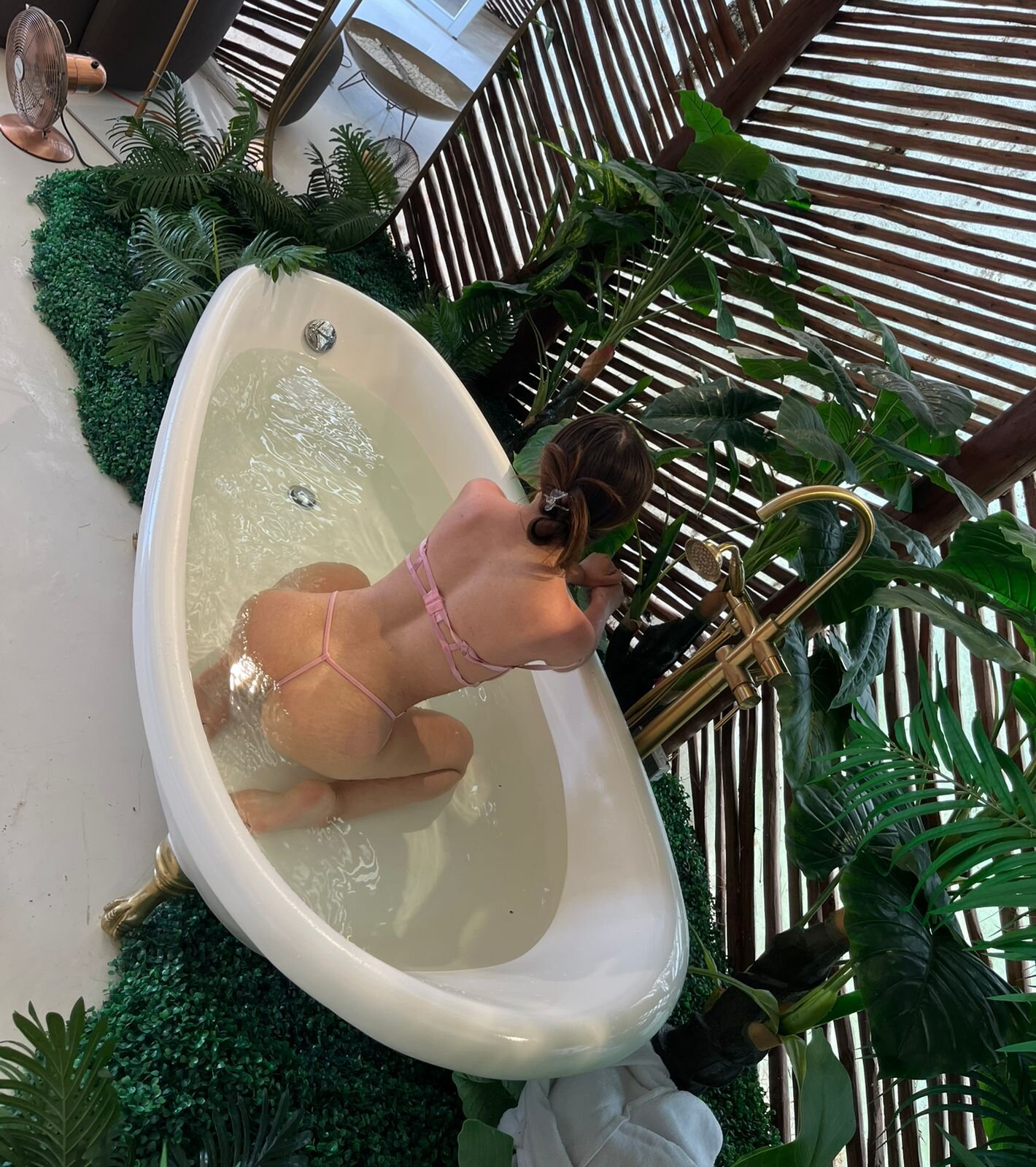 XXX Porn Photo of Nude aliissonn 7