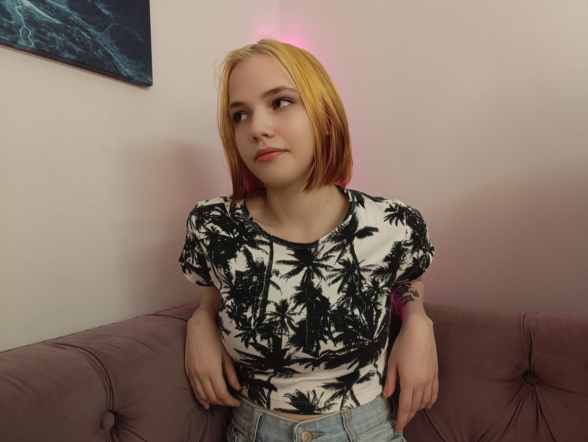 XXX Porn Photo of Nude MitaSide 1