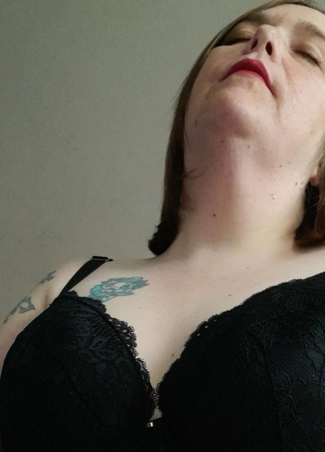 XXX Porn Photo of Nude Courtney_KinkyHousewife 2