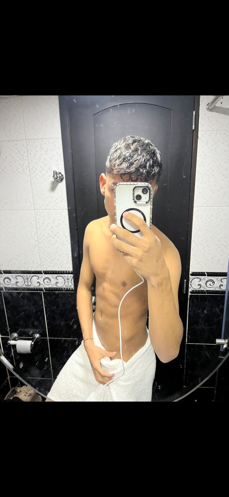 XXX Porn Photo of Nude LoganCarter_nom 9