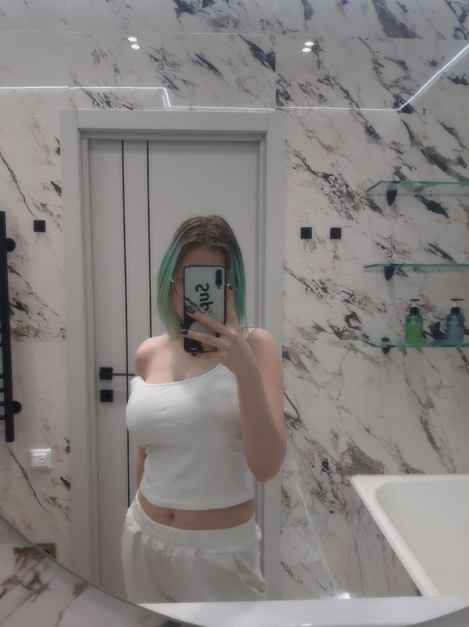 XXX Porn Photo of Nude Moon_foxes 9