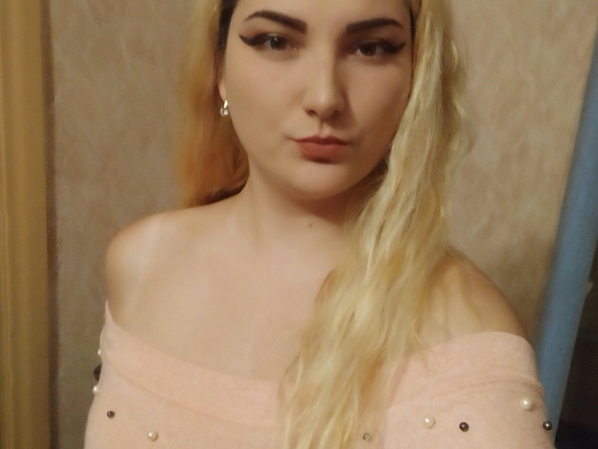 XXX Porn Photo of Nude CharleyCream 4