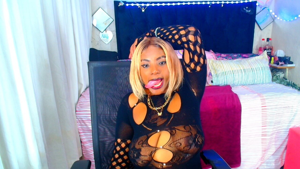 XXX Porn Photo of Nude SAVAGExBOO 4