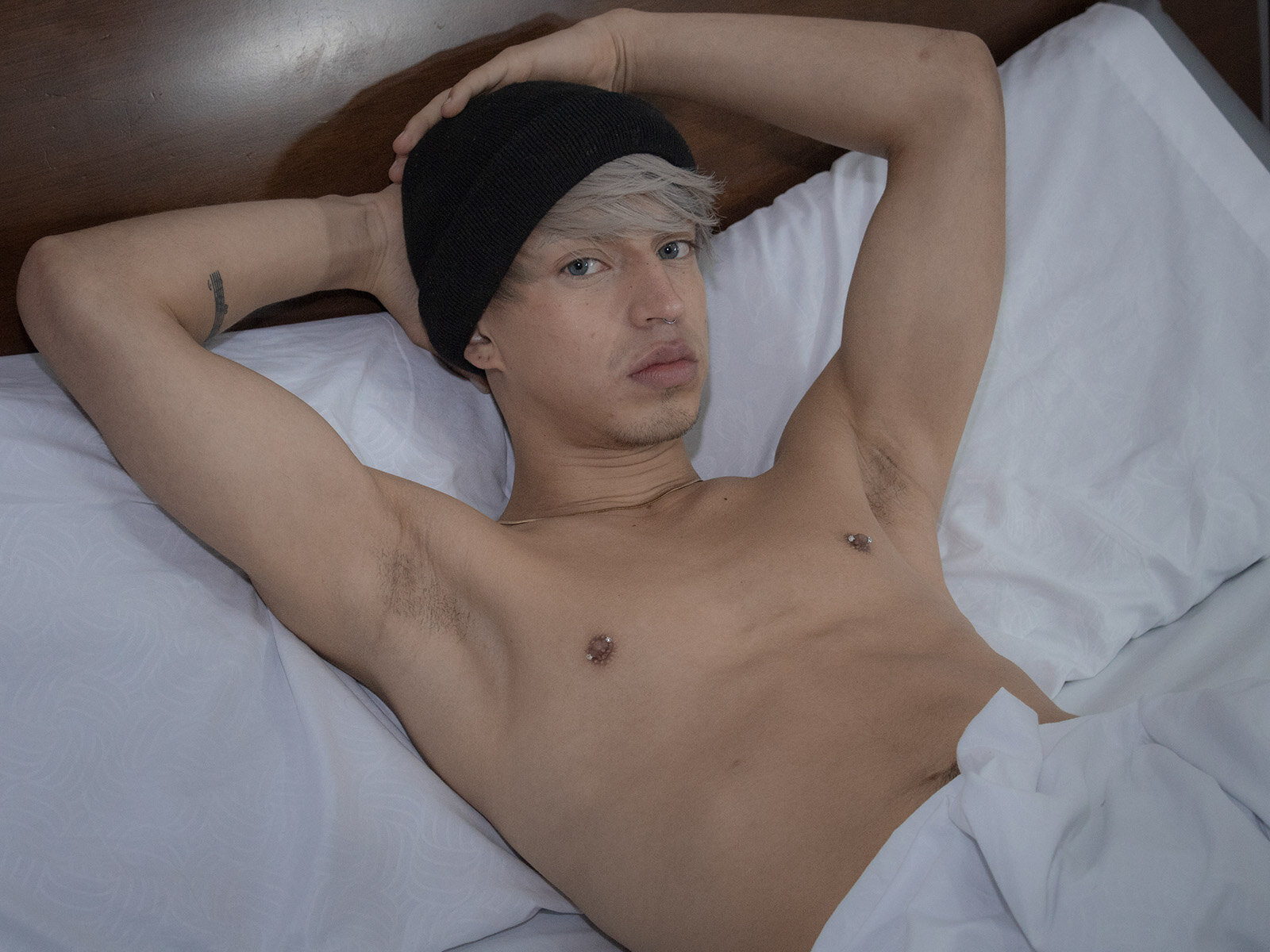XXX Porn Photo of Nude perlman_gigolo2 2