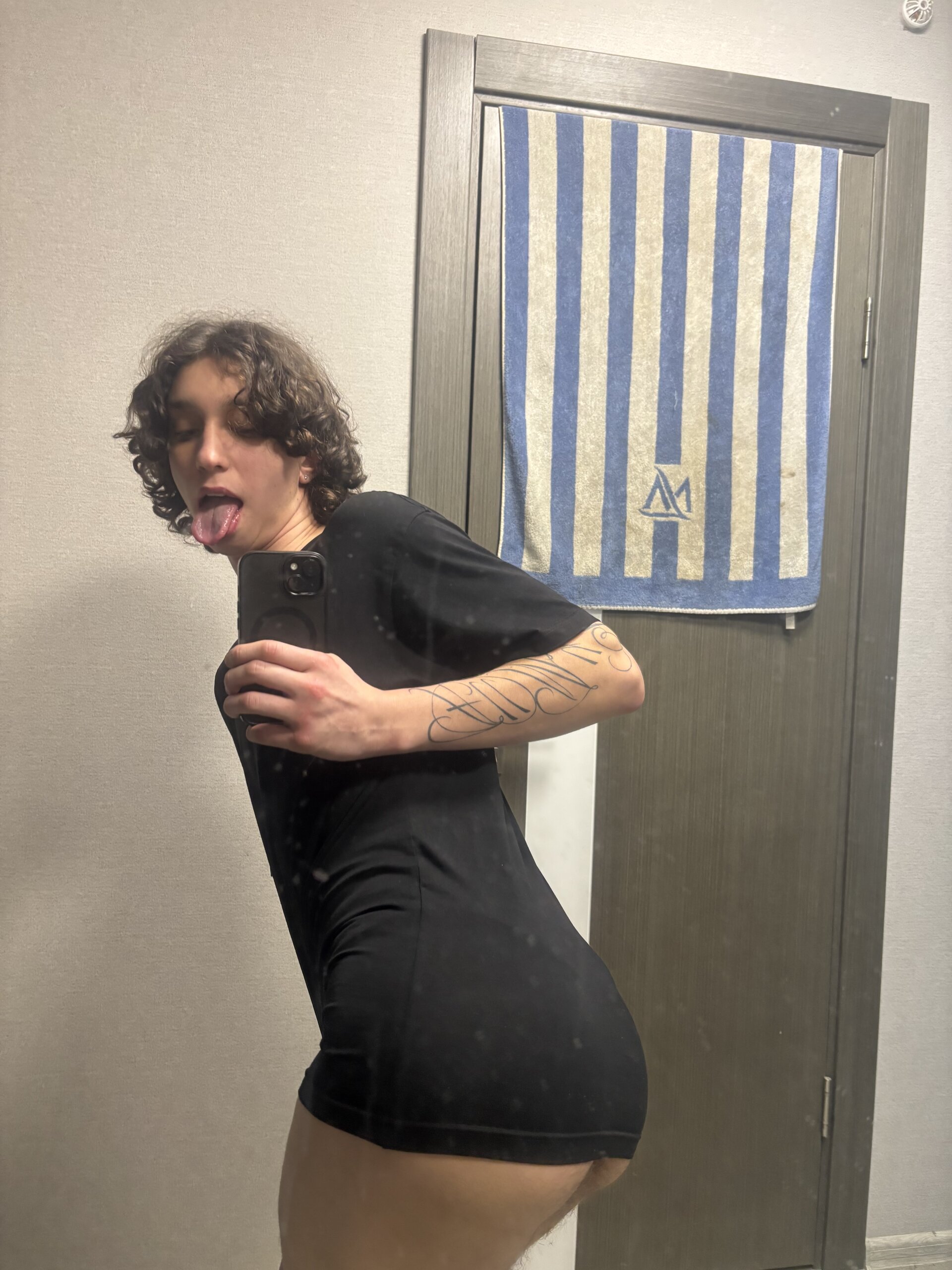 XXX Porn Photo of Nude JuicyBoy777 5