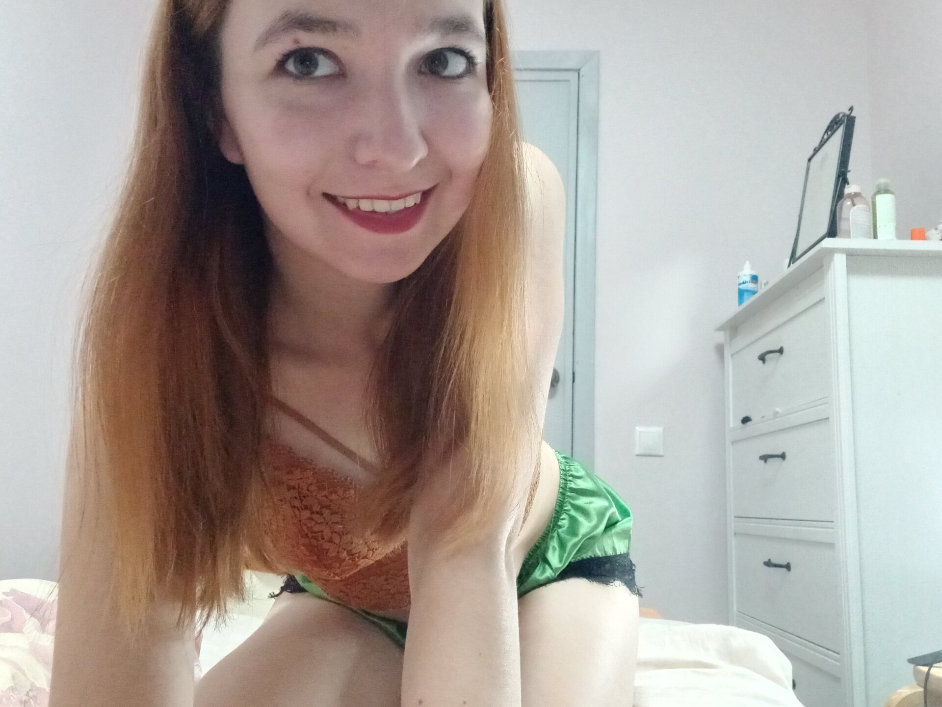 XXX Porn Photo of Nude BrattyFoxyGirl 6