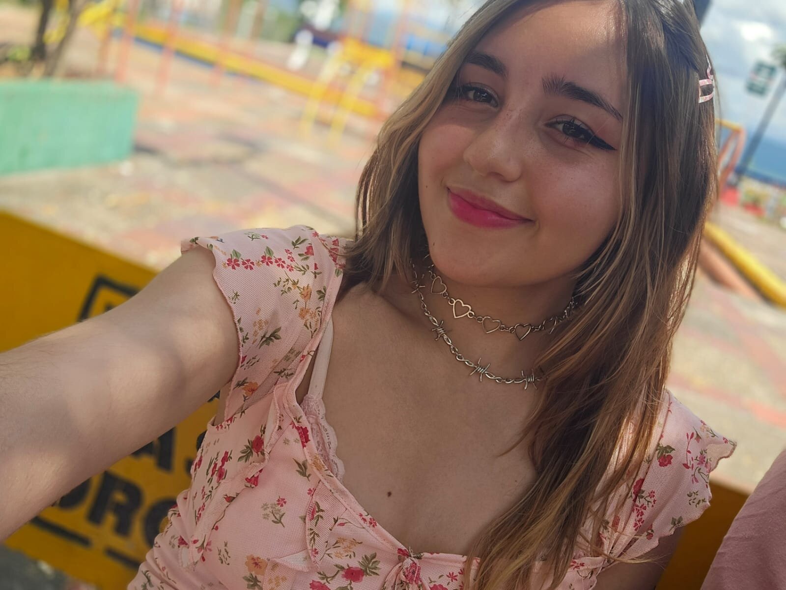 XXX Porn Photo of Nude Cute_Mia23_ 4
