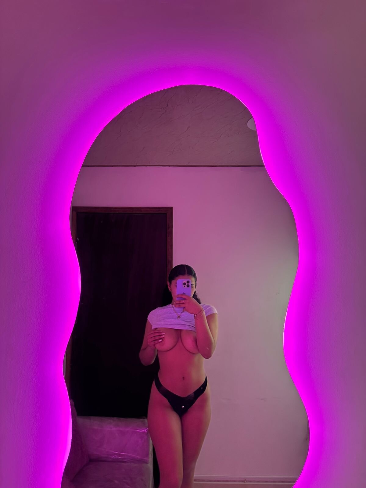 XXX Porn Photo of Nude april_smiith 2
