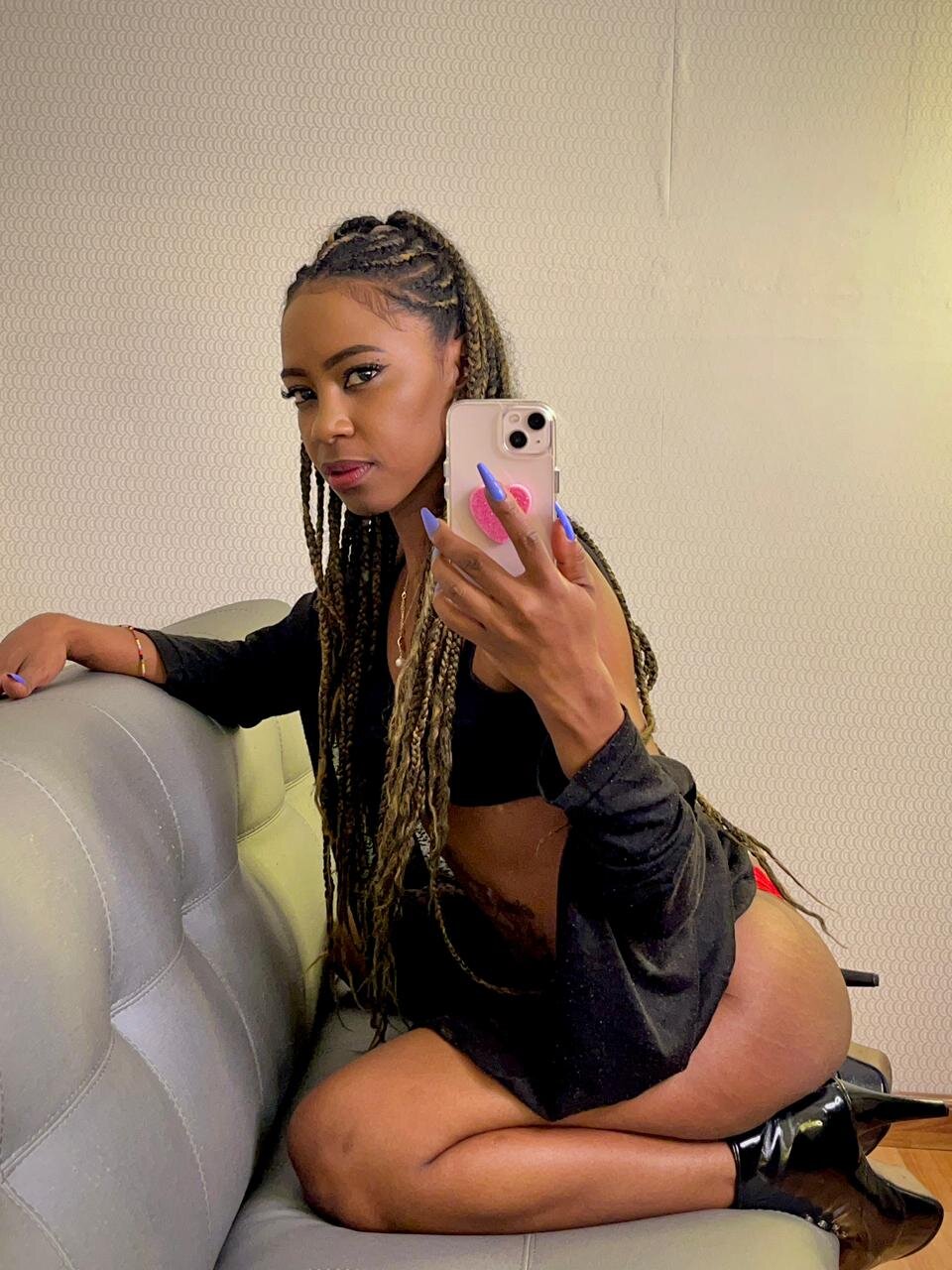 XXX Porn Photo of Nude GaleHodge 40