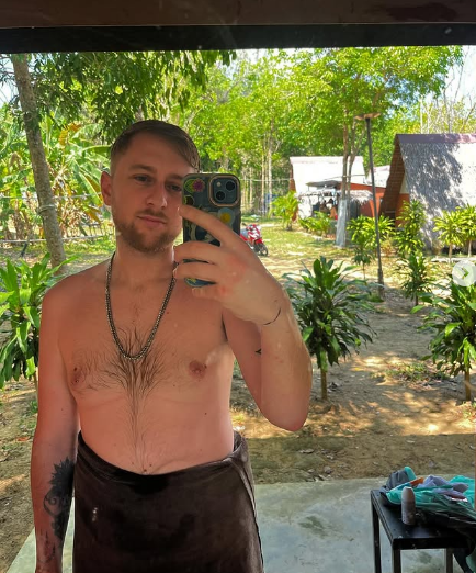 XXX Porn Photo of Nude hardlyxxxharrison 2