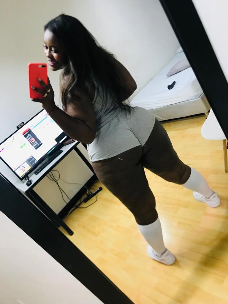 XXX Porn Photo of Nude exotic_karmella 19