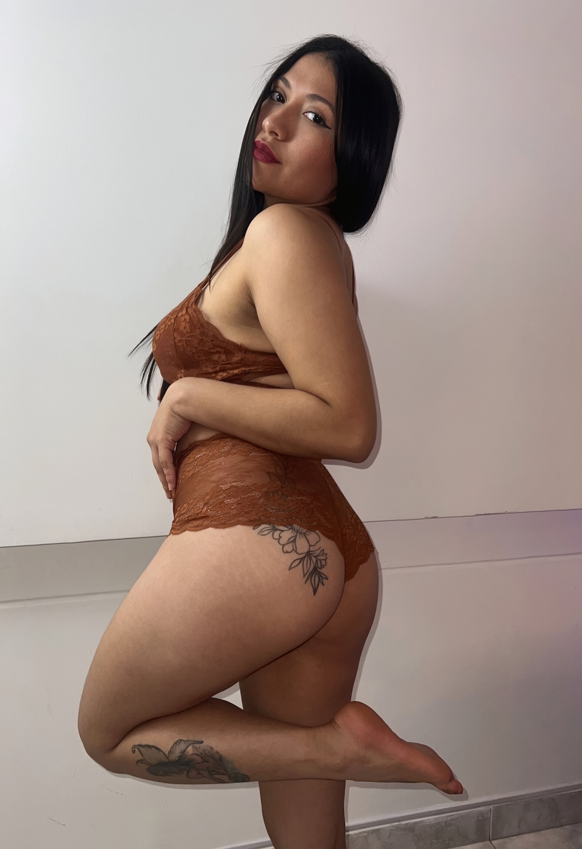 XXX Porn Photo of Nude LauraaMilky 2