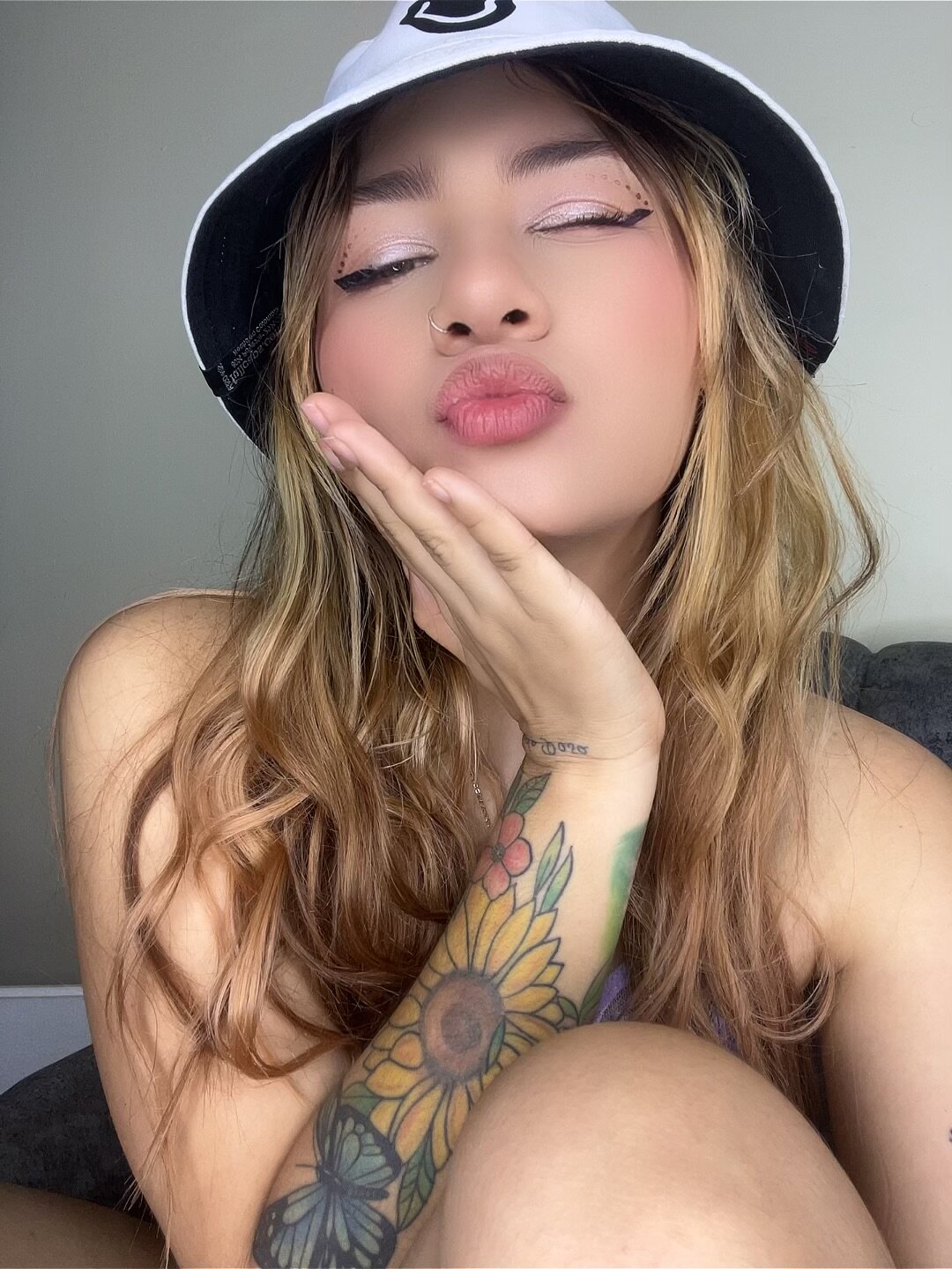 XXX Porn Photo of Nude NaiveRoxy 8