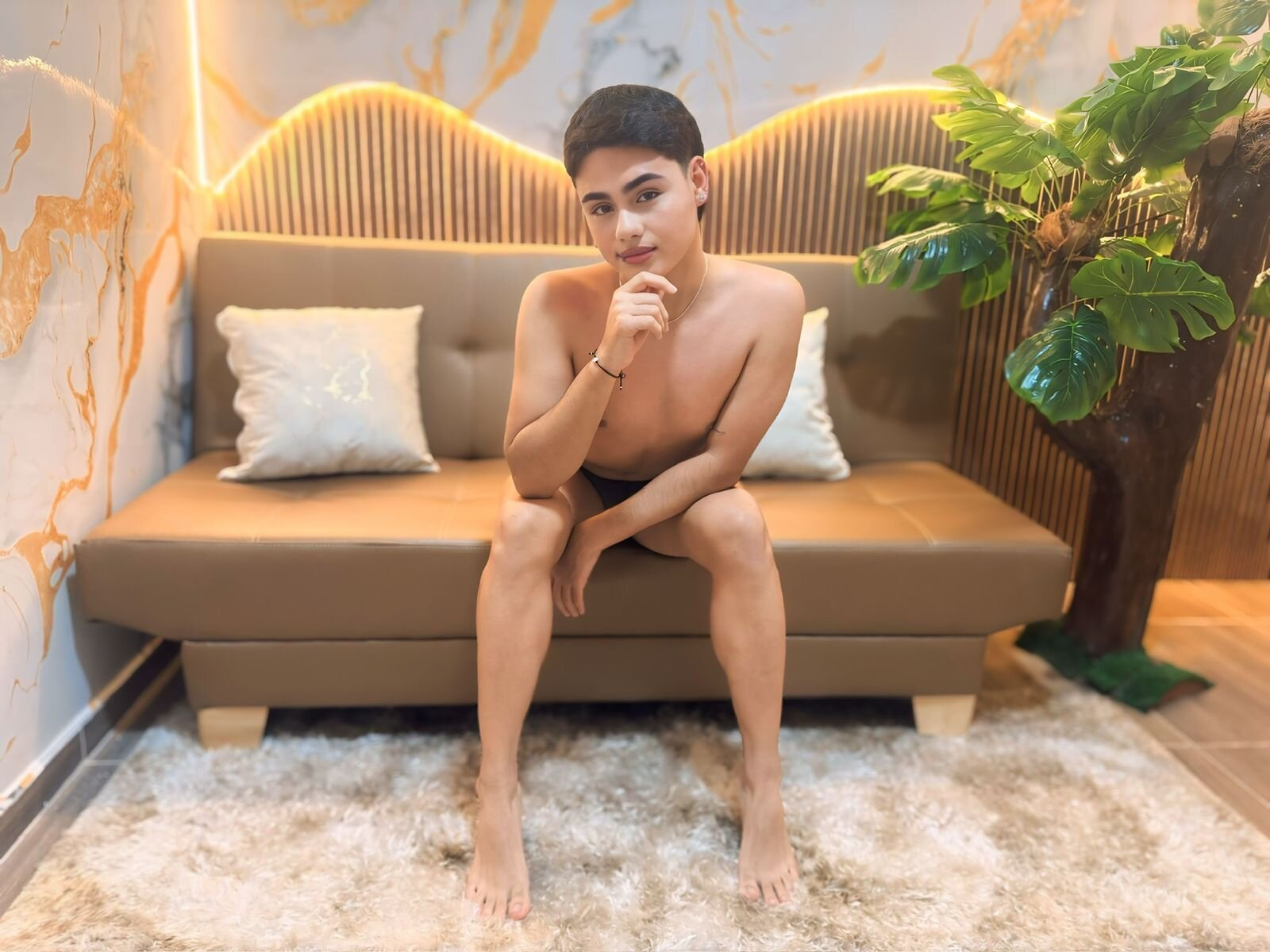 XXX Porn Photo of Nude FemNoa 5