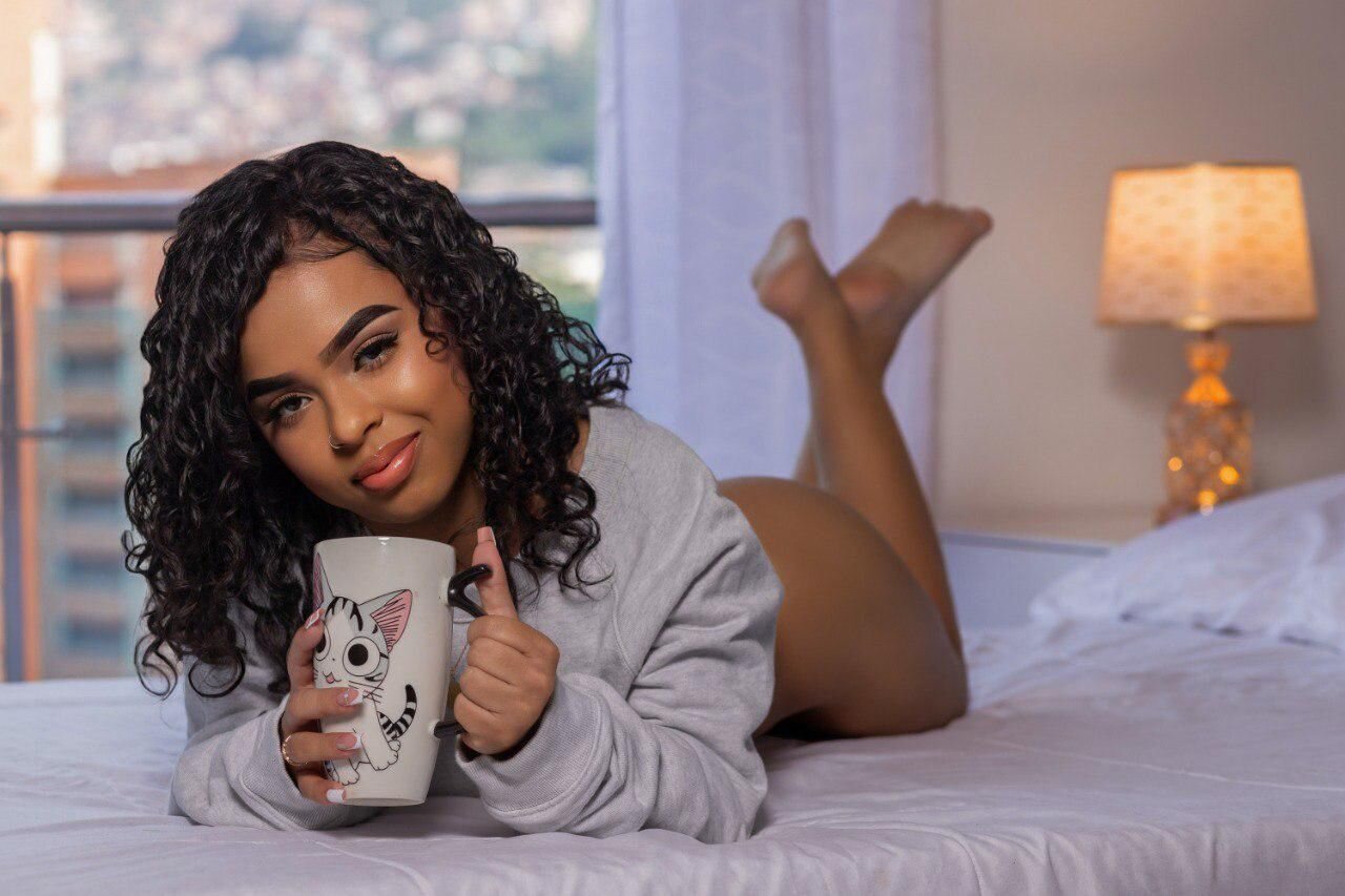 XXX Porn Photo of Nude CoralineRoss_ 6