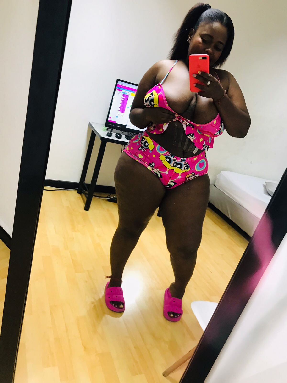 XXX Porn Photo of Nude exotic_karmella 1