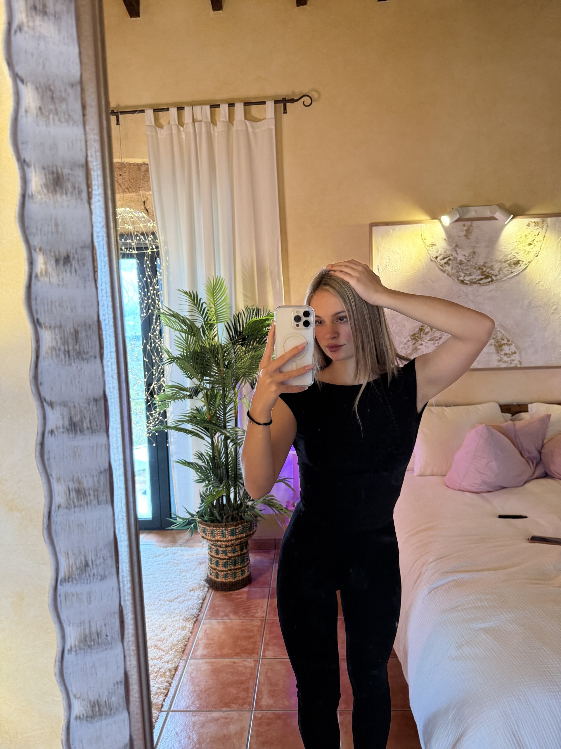 XXX Porn Photo of Nude Ellakalinin00 3