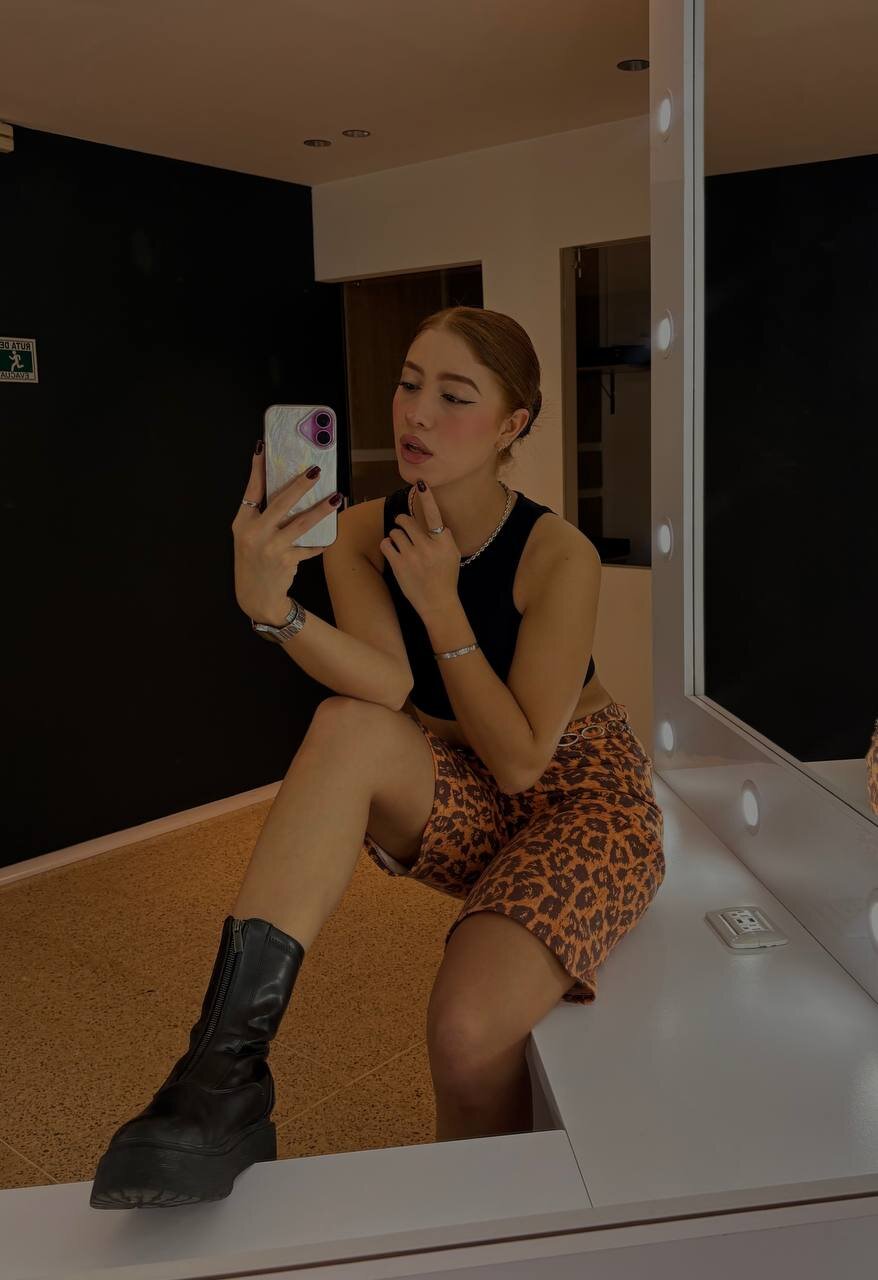 XXX Porn Photo of Nude AbigailCarter 1