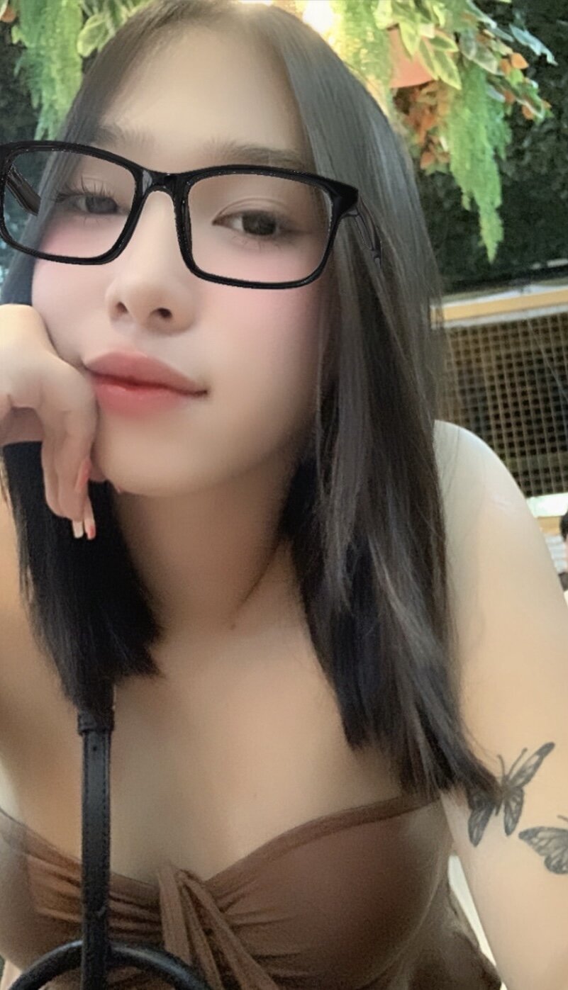 XXX Porn Photo of Nude saphira_fucks 2