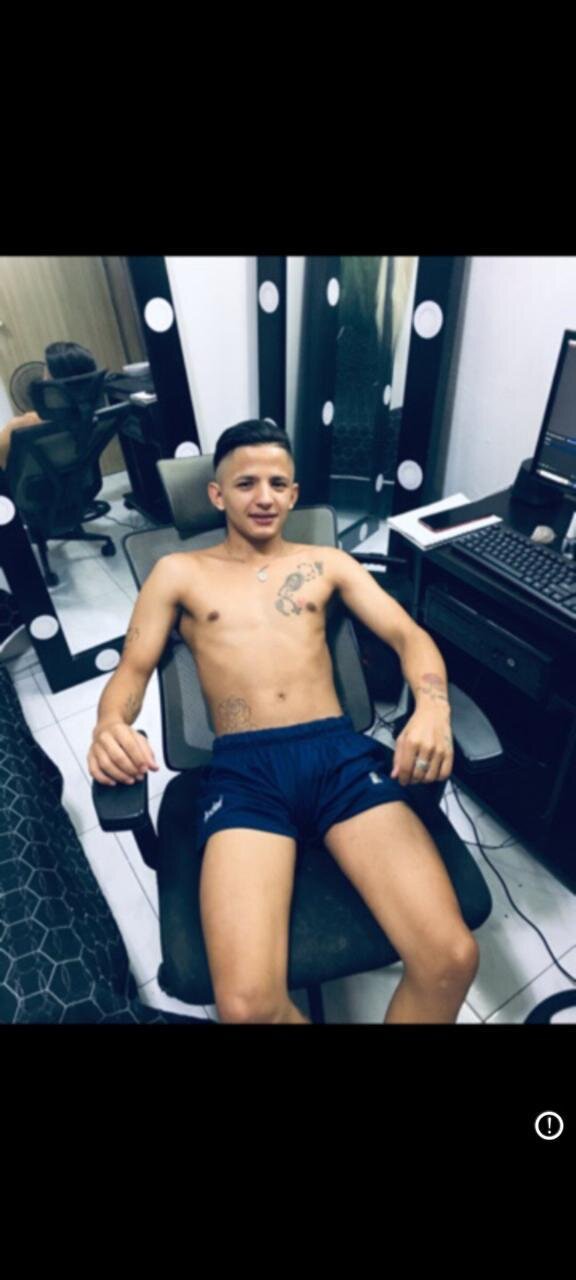 XXX Porn Photo of Nude emiliano_sex_boy 2