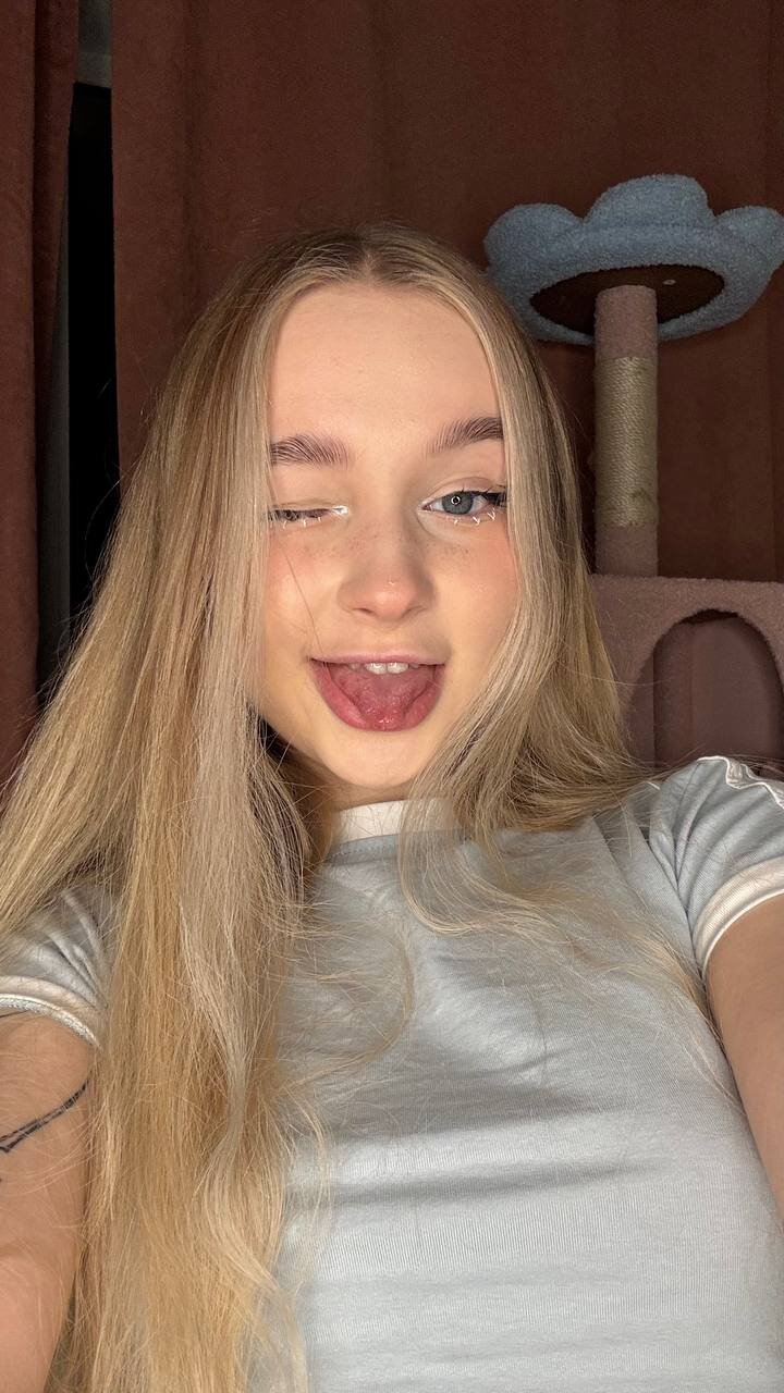 XXX Porn Photo of Nude -teenytiny- 10