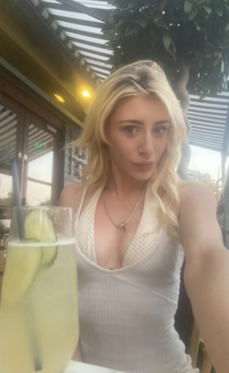 XXX Porn Photo of Nude lily_rosexx 3
