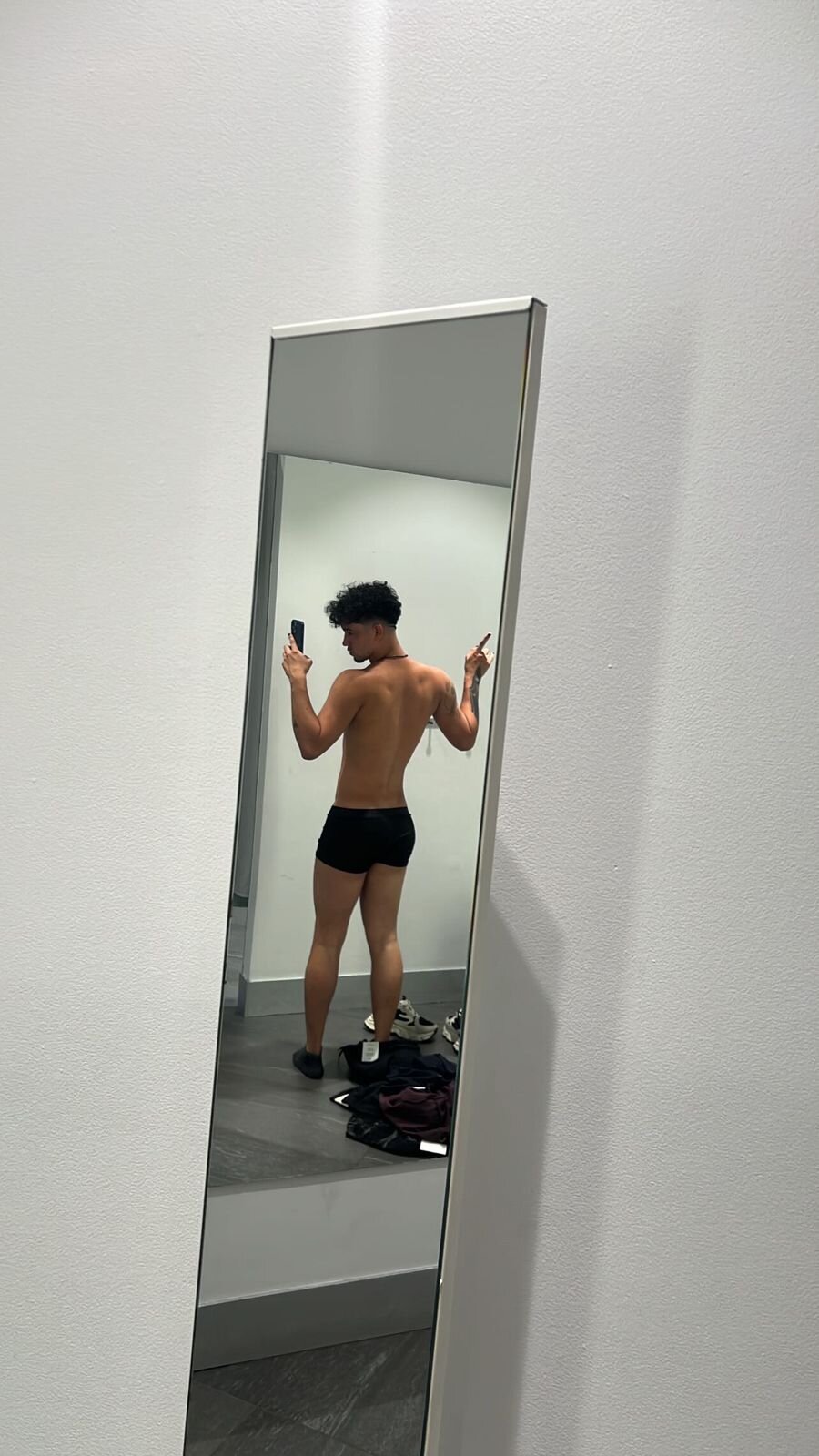 XXX Porn Photo of Nude iam_logan 4