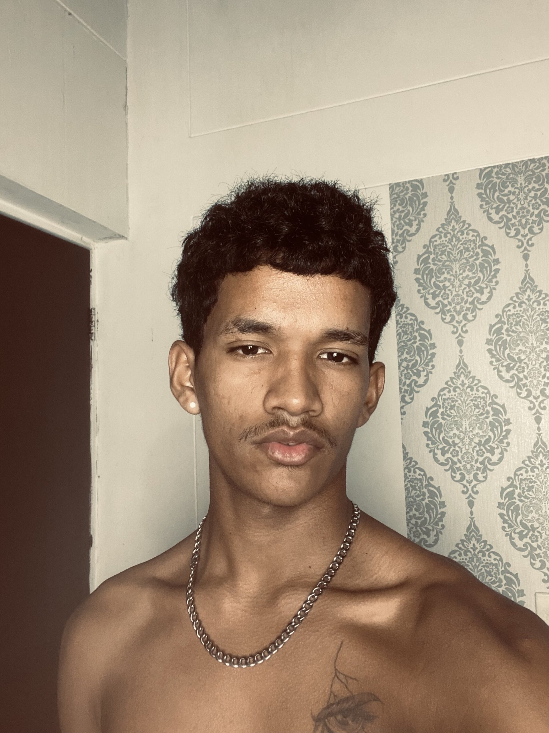XXX Porn Photo of Nude Boy_savoy 1