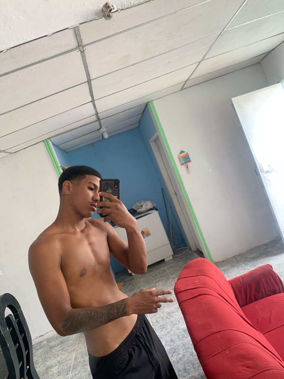 XXX Porn Photo of Nude mario_diazhot 2
