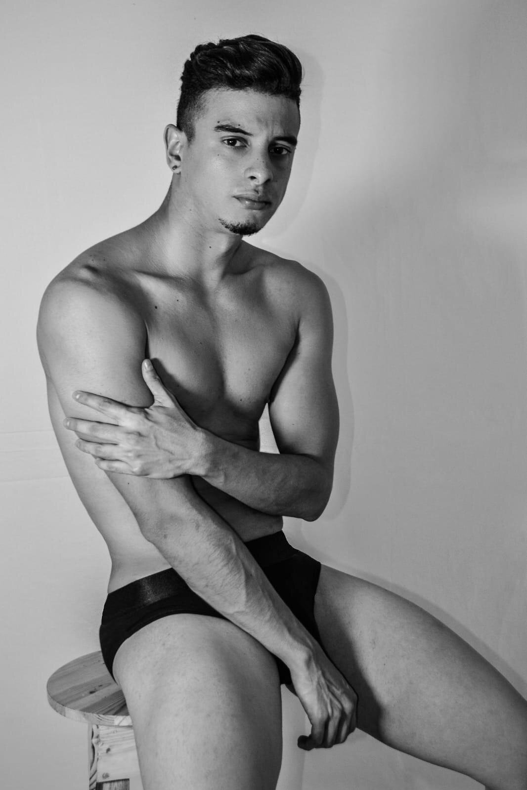 XXX Porn Photo of Nude Maximo__ 5