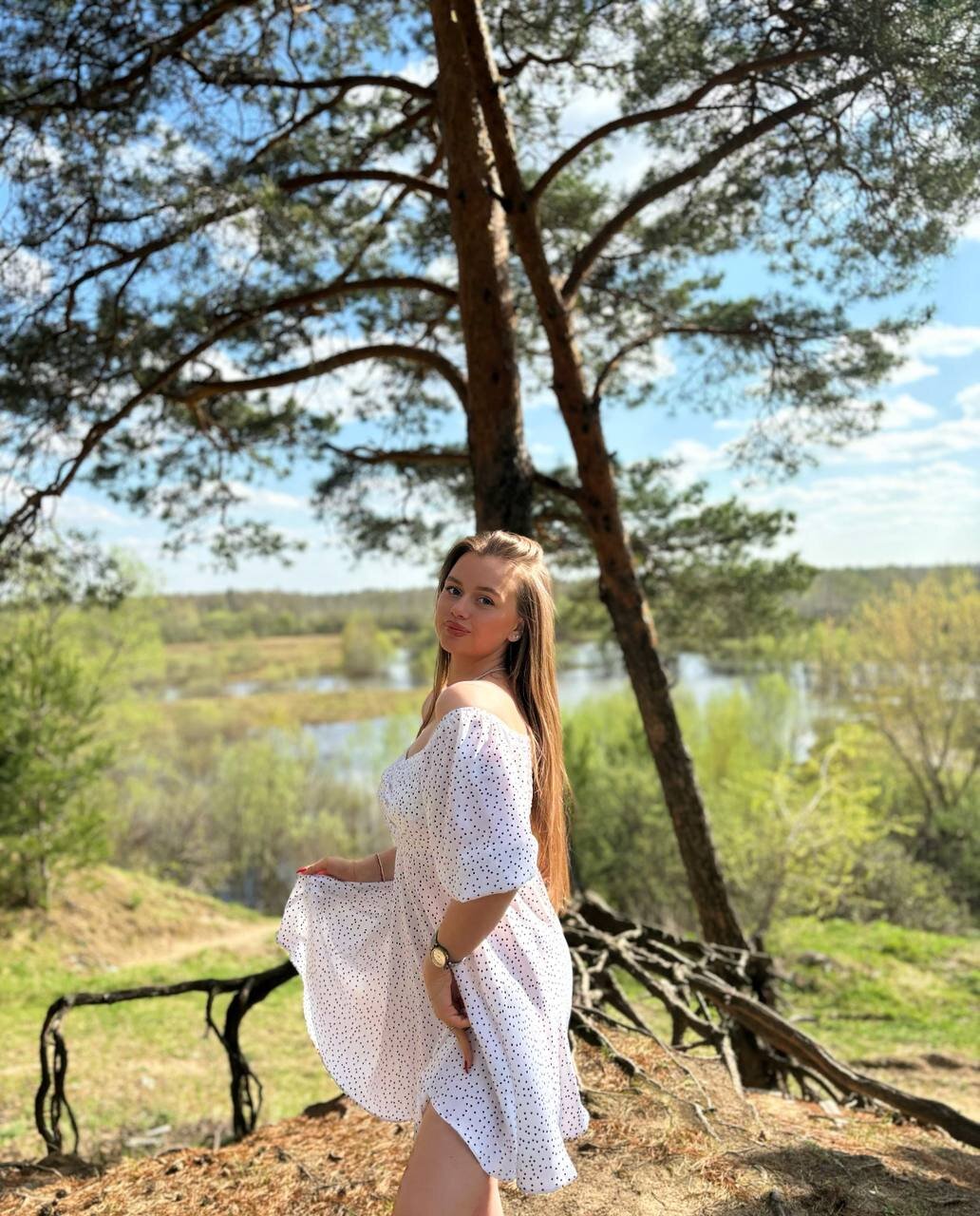 XXX Porn Photo of Nude AvelineRoe 2