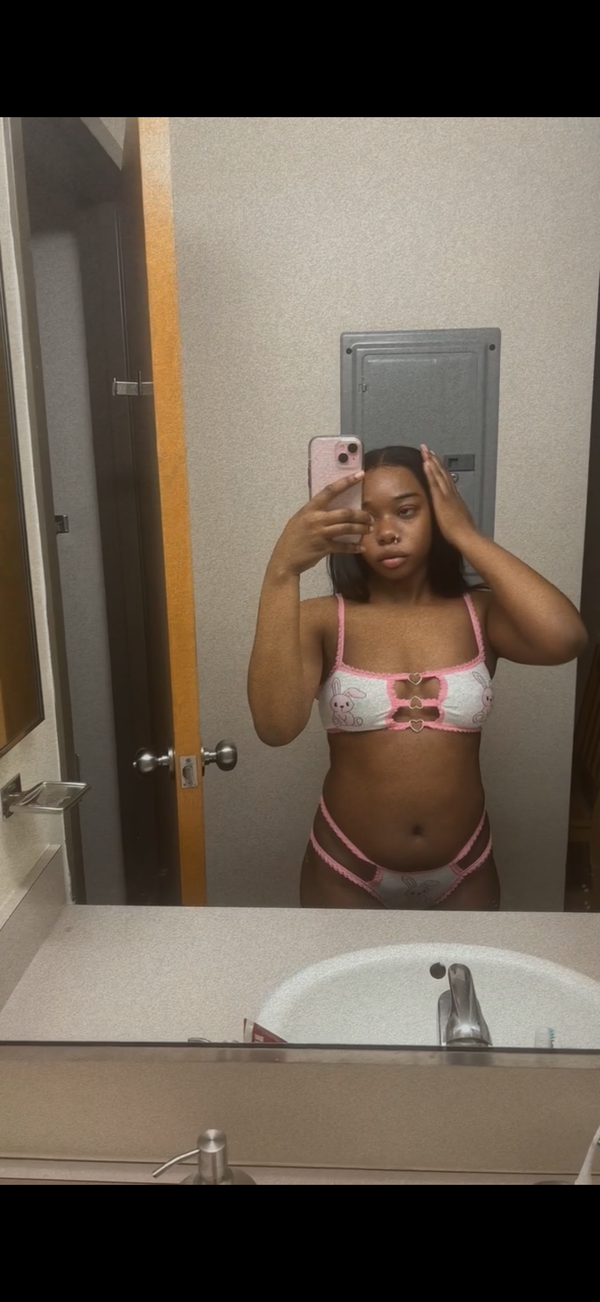 XXX Porn Photo of Nude AverageSign2 5