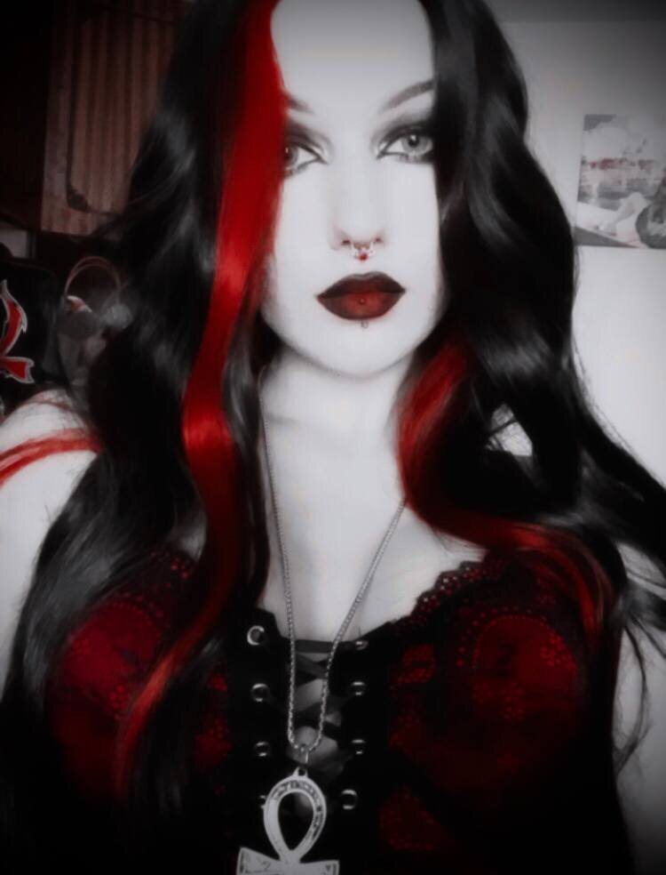 XXX Porn Photo of Nude ElizabethVamp 2