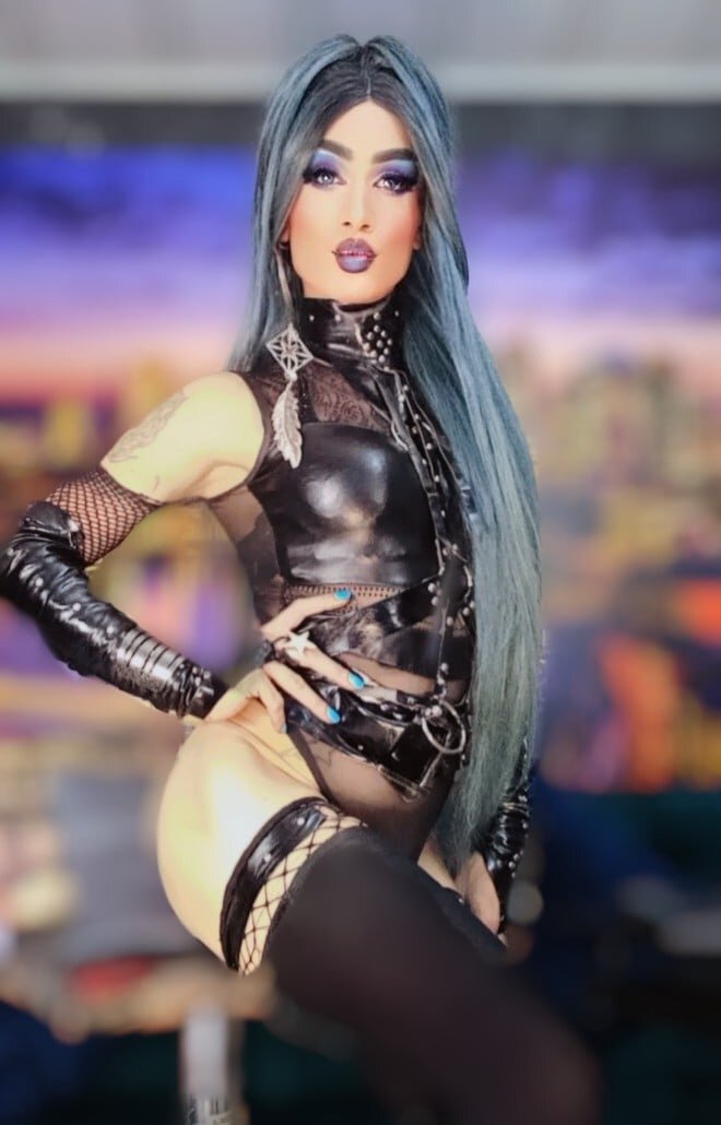 XXX Porn Photo of Nude queen_satin 5