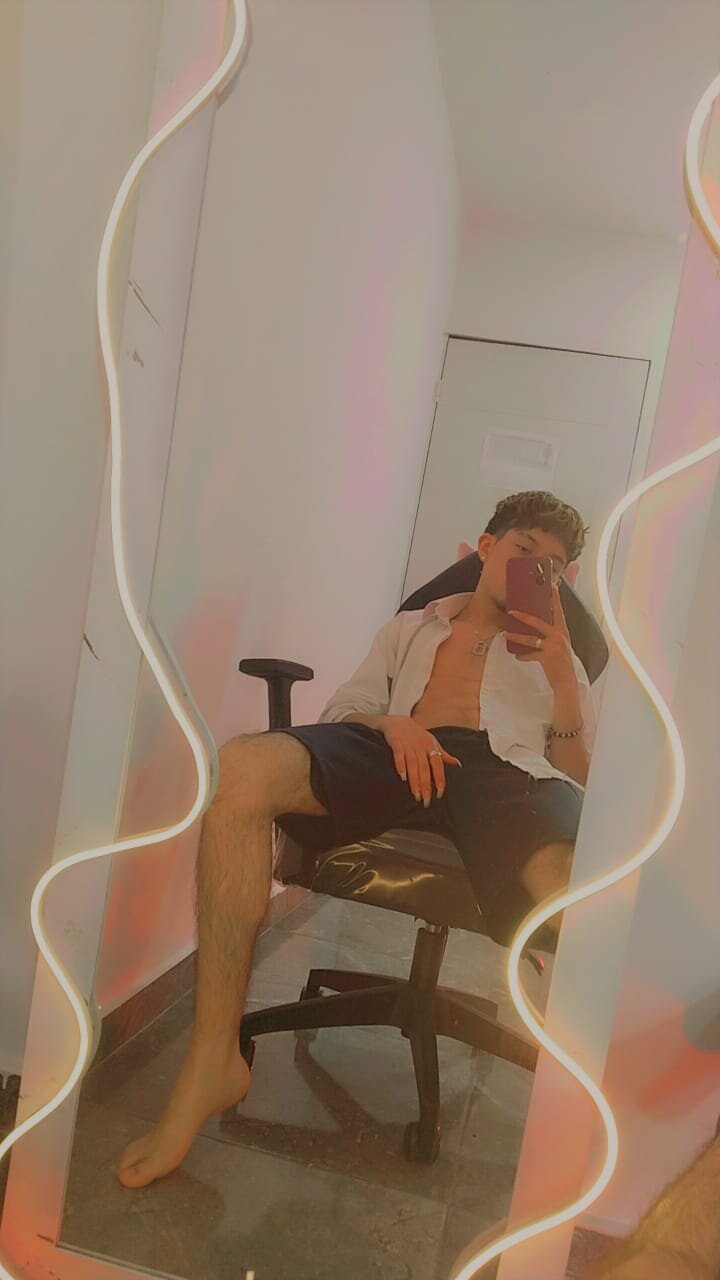 XXX Porn Photo of Nude Axel_tay 19