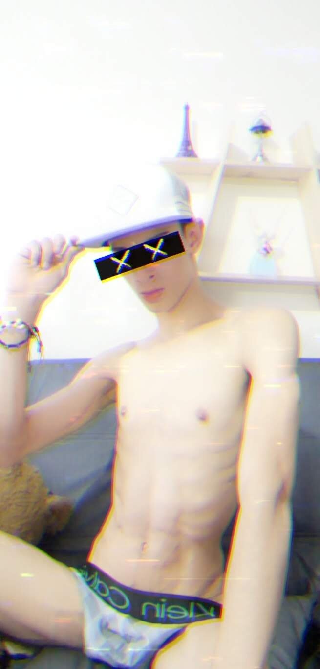 XXX Porn Photo of Nude thomson_maxxi 9