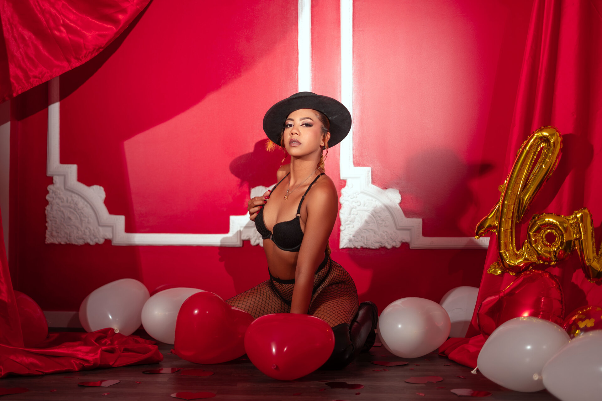 XXX Porn Photo of Nude AdairaWealth 16
