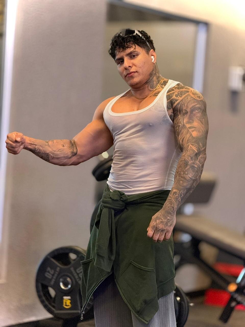 XXX Porn Photo of Nude Maximoscott 16